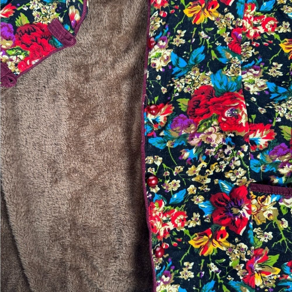Warm Colorful Vest - Picture 3 of 4